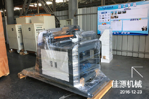 a máquina de revestimento termofusível de etiquetas foi entregue em tianjing